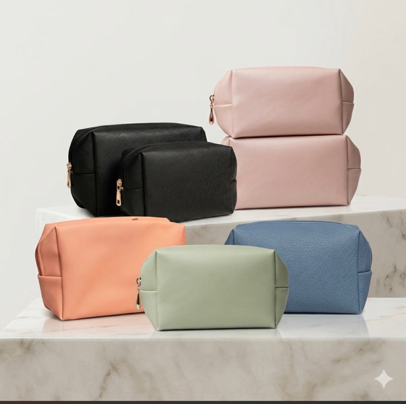 BLACK - Medium Lip Bag/Makeup Bag